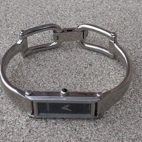 Gucci Silver & Black, Swiss Made, Quartz Ladies Watch - Picture 2 of 15